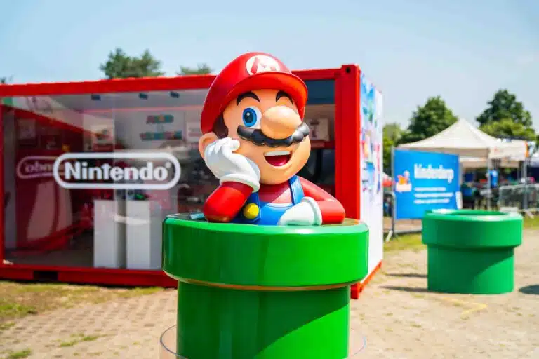 Super mario in tube - the oval office